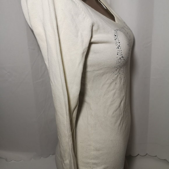 GUESS. White Sweater. Small. - Picture 7 of 9